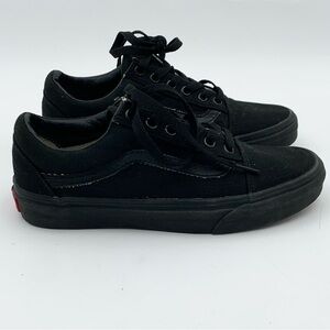 Vans Classic All-Black Low-Top Sneakers | Men’s Size 5 | Skate & Casual Shoes